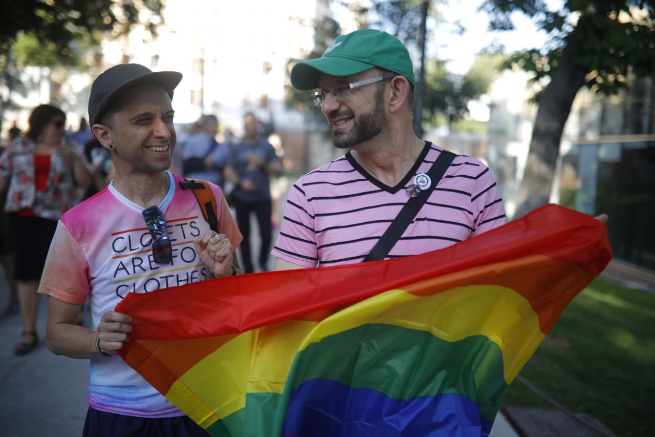 La portavoz del Grupo Socialista en el Ayuntamiento, la primera teniente de alcalde del Consistorio, la concejal presidenta de los distritos de Chamberí y Carabanchel y la portavoz del Gobierno municipal han asistido al acto '40 años de Orgullo en Madrid'.
