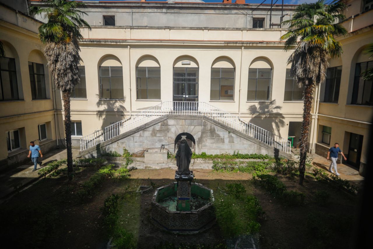 Patio interior principal del Palacio Nuevo.