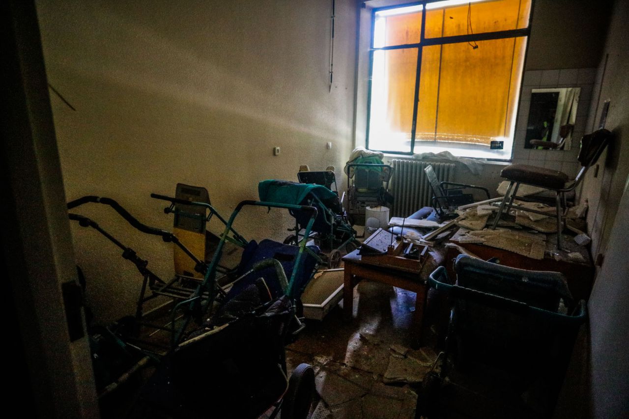Enseres del antiguo sanatorio que estuvo instalado en el Palacio Nuevo.