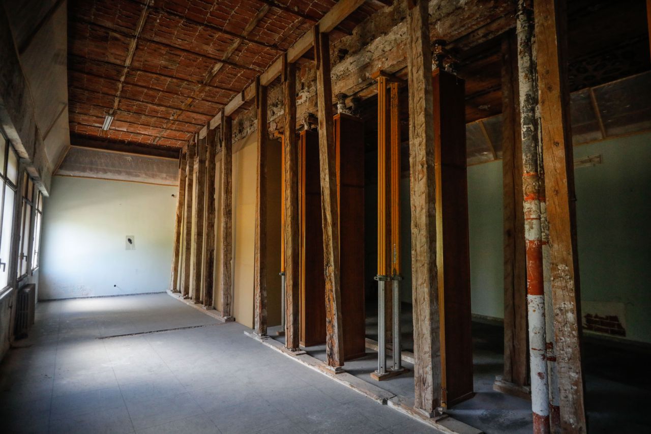 Sala del Palacio Viejo apuntalada.