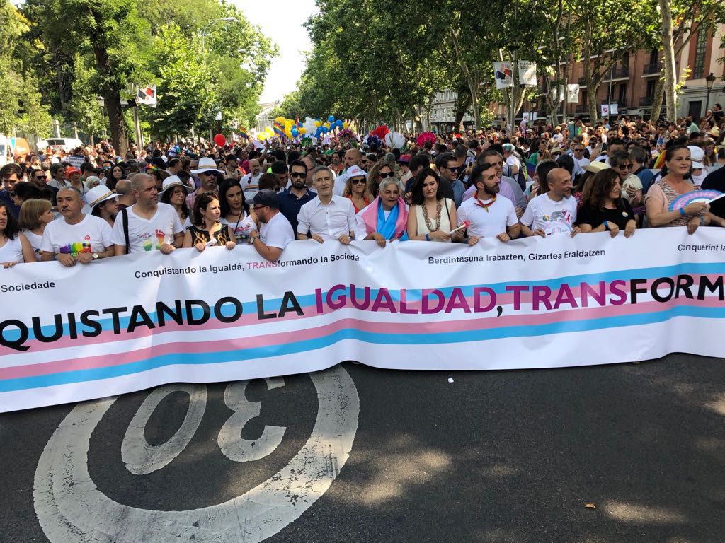 Los ministros Carmen Calvo y Fernando Grande-Marlaska en la marcha del Orgullo 2018.