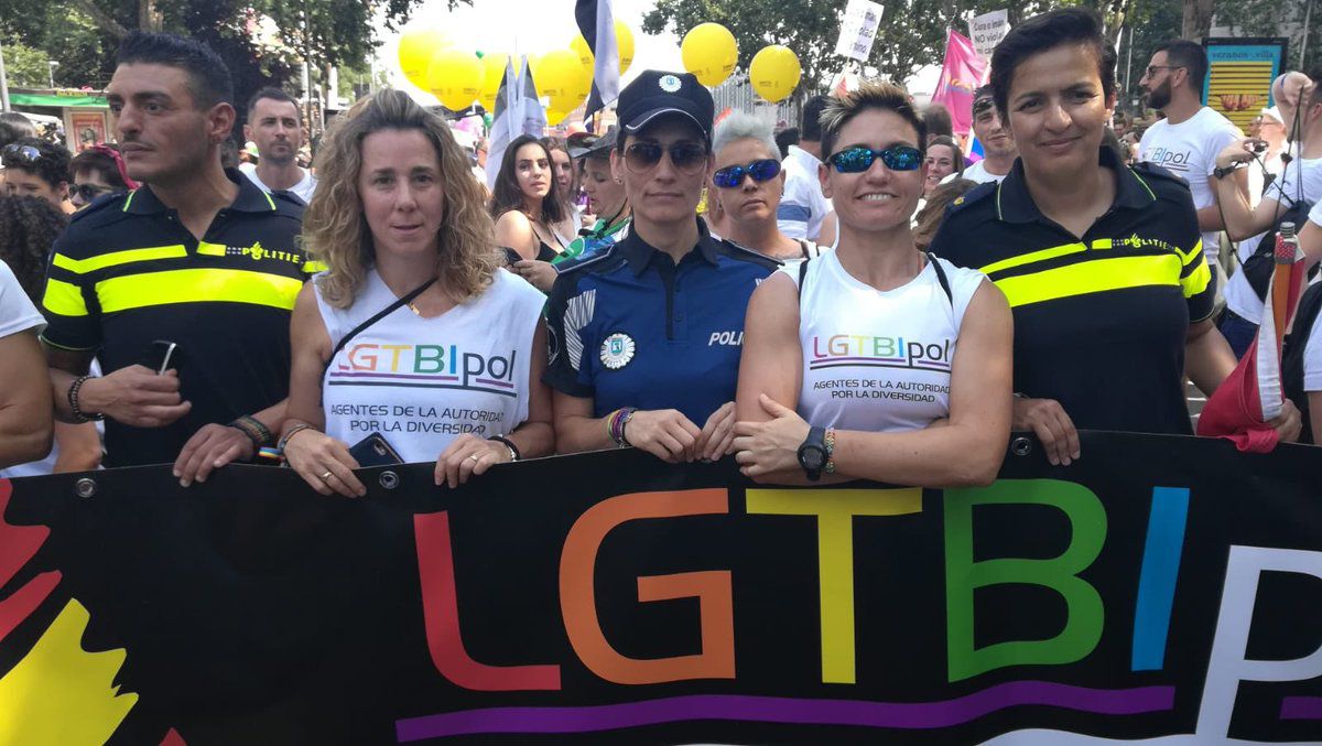 El colectivo LGTBI de la Policía Municipal participa en la manifestación del Orgullo 2018. 