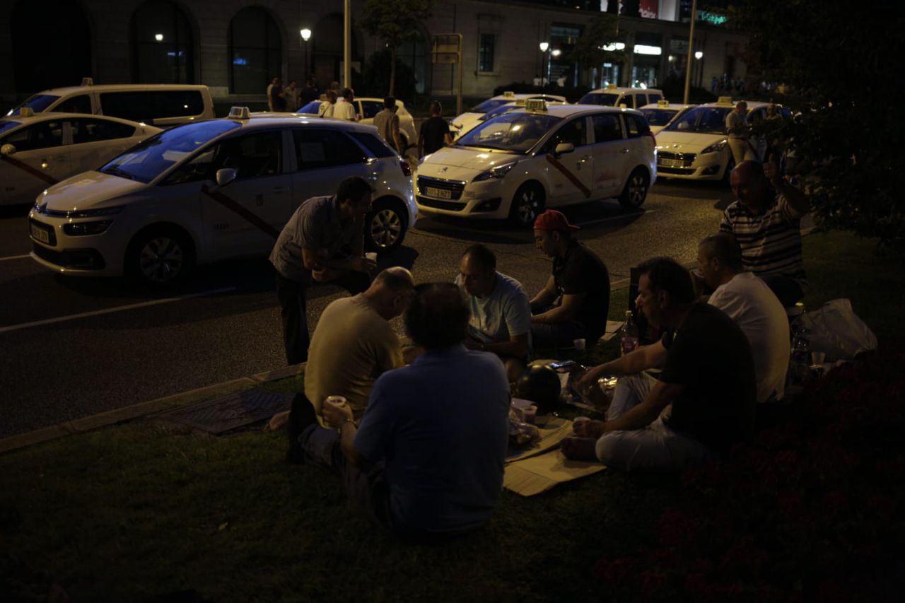Los taxistas acampan en la Castellana