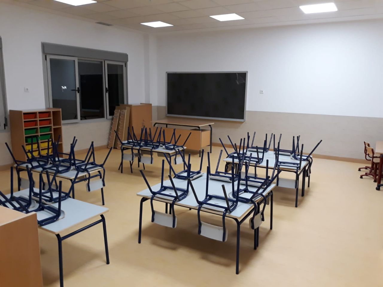 La Consejería de Educación responde a las críticas sobre las obras con varias fotos de colegios que estrenan aularios e instalaciones este viernes. En las imágenes, el Colegio Tempranales de San Sebastián de los Reyes.