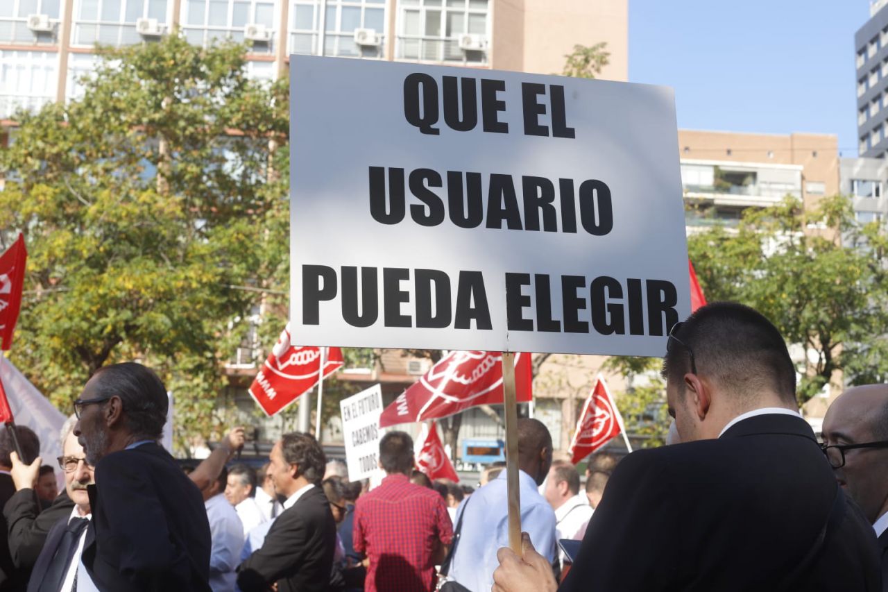 Manifestación de los VTCs en el Paseo de la Castellana. 