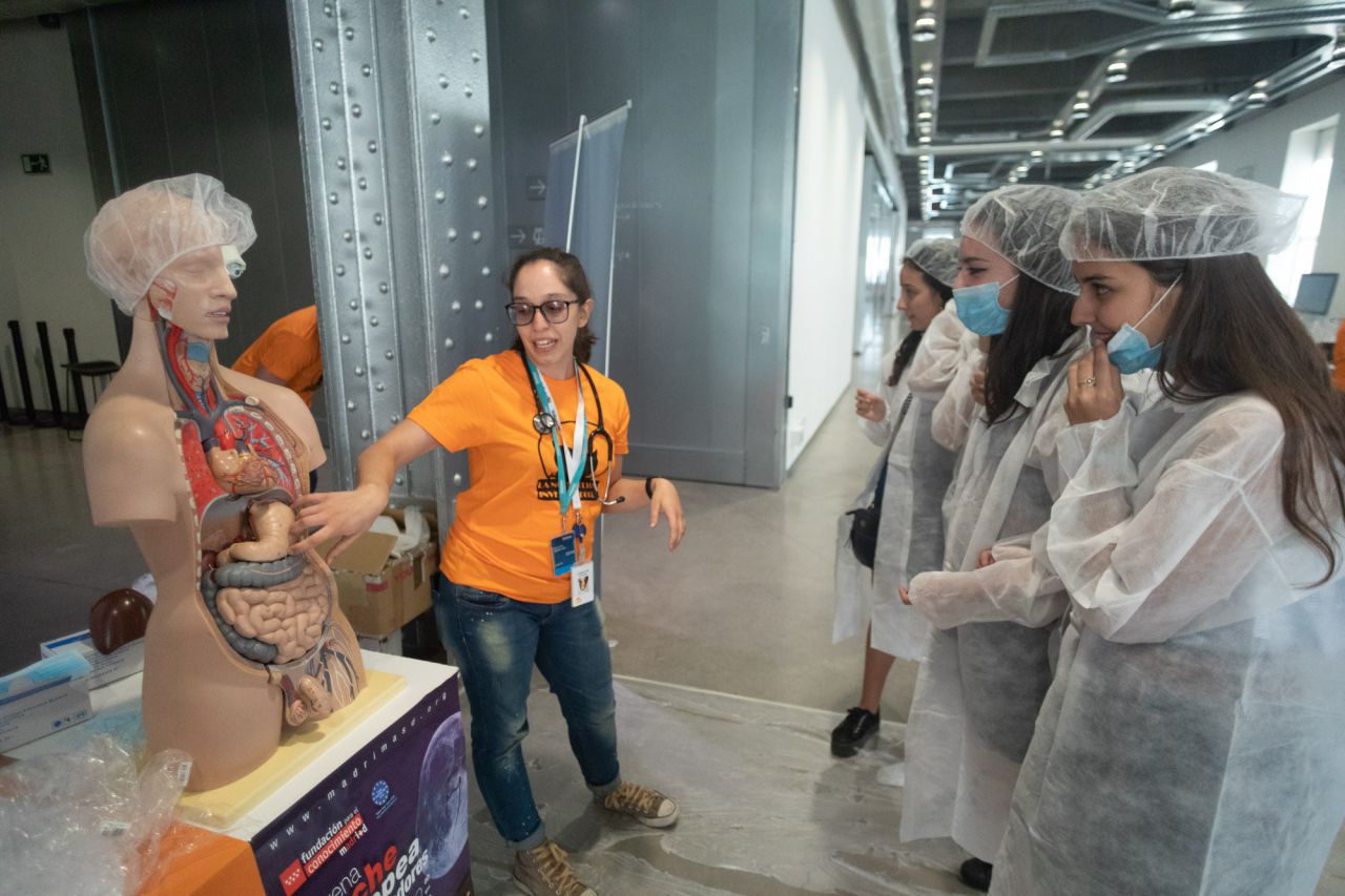 Empresas como Airbus, Glaxo o Sensia Solutions explican en la Fundación Espacio Telefónica de manera lúdica y práctica su trabajo.