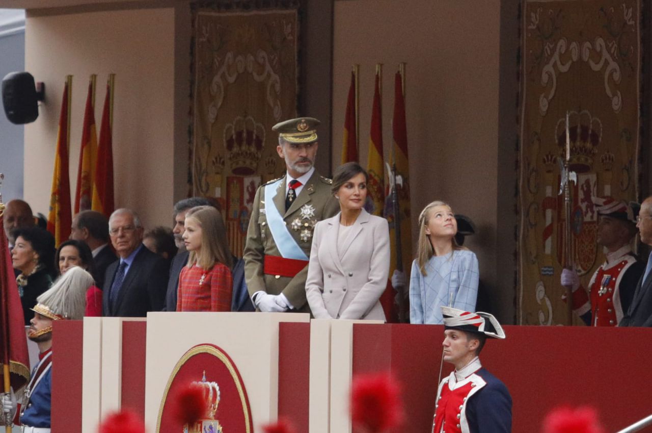 La tribuna real, en la que la posición de la Princesa de Asturias, a la derecha del Rey, ha subrayado su creciente protagonismo en los actos oficiales.