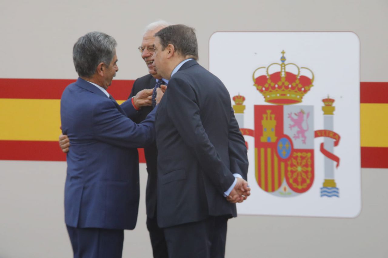 Los corrillos políticos se han sucedido desde primera hora de la mañana