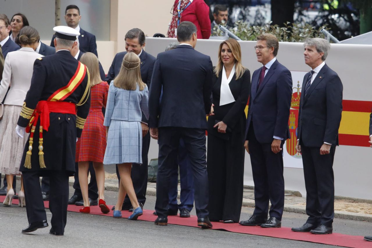 La familia Real saluda a los presidentes autonómicos, empezando por el madrileño Ángel Garrido