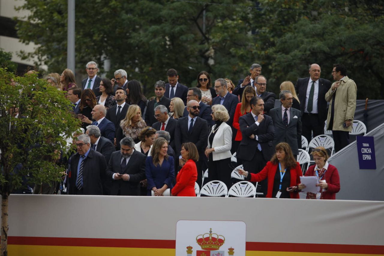 La tribuna de personalidades se ha situado, por segundo año, en la Plaza de Lima