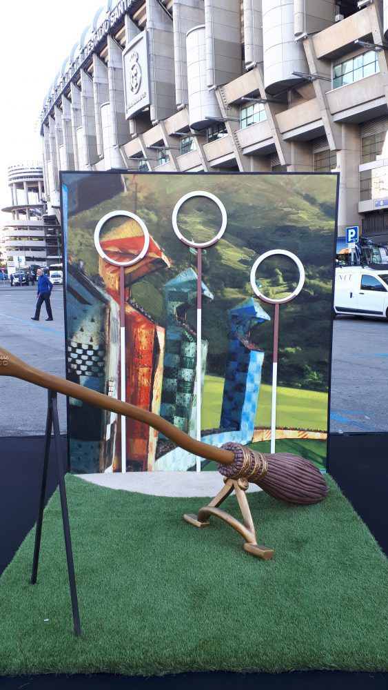 figuras y escenarios icónicos del universo Harry Potter en Madrid.