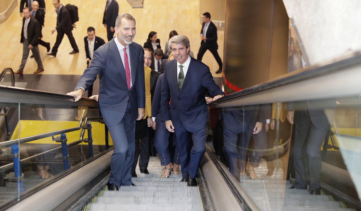 El Rey, junto a Garrido.