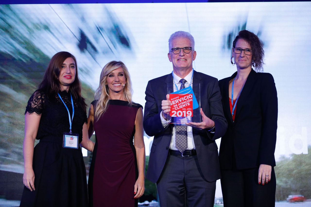 Elegido Servicio de Atención al Cliente del Año 2019 en la categoría de TRANSPORTE DE VIAJEROS: TRAM BARCELONA Recoge el premio JOAQUIM MARIA BESTIT, DIRECTOR GERENTE DE TRAM BARCELONA 