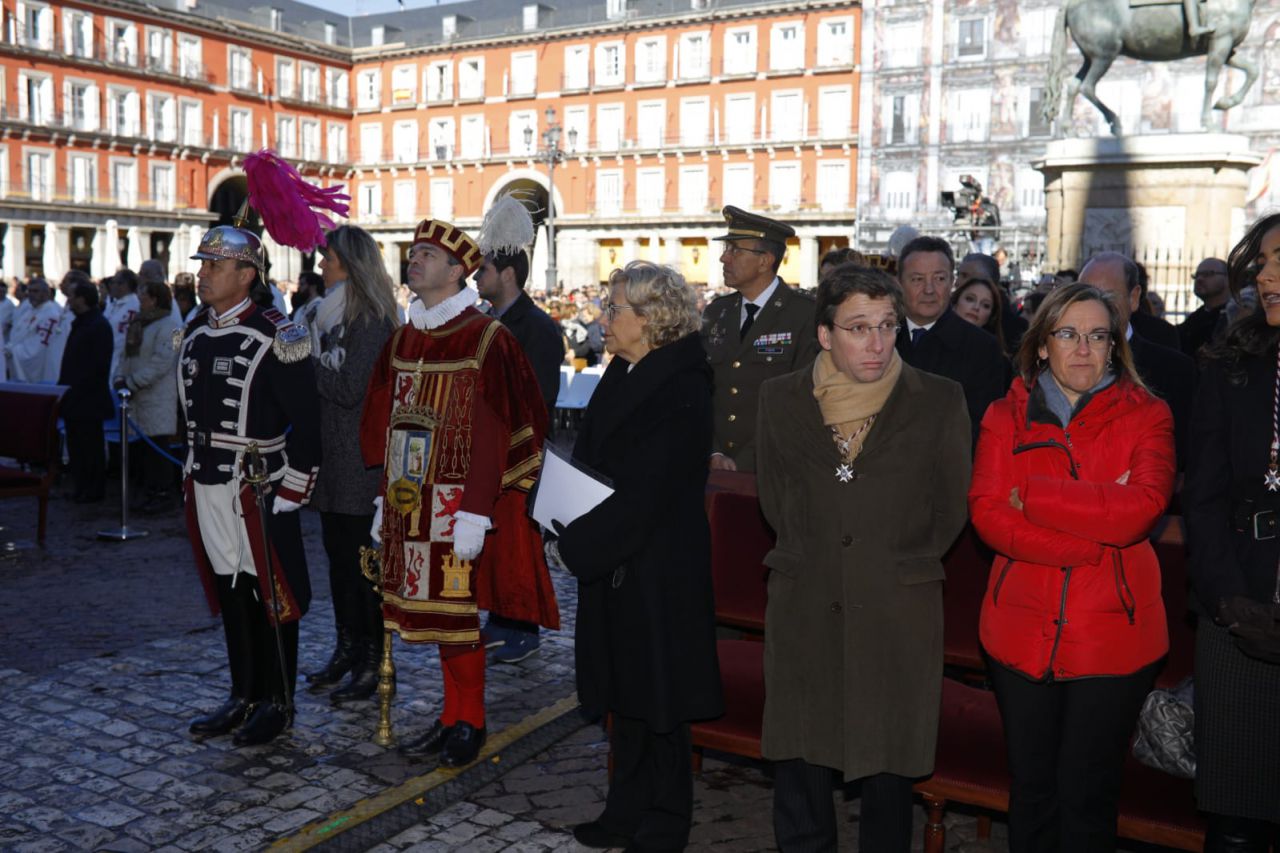 Manuela Carmena, José Luis Martínez Almeida y Purificación Causapié, en la misa de la Almudena.