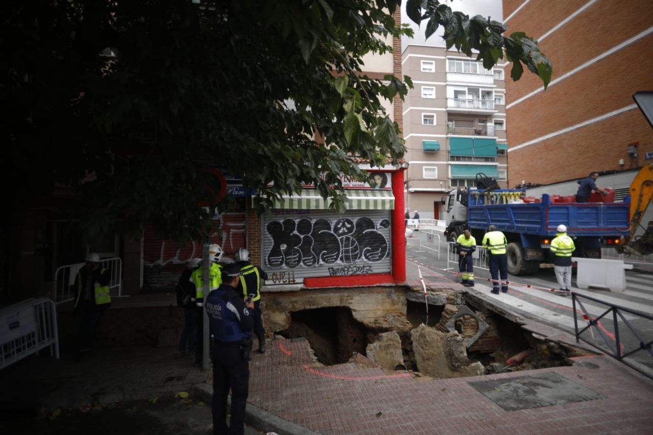 Socavón registrado el 2 de noviembre en la avenida Marqués de Corbera.