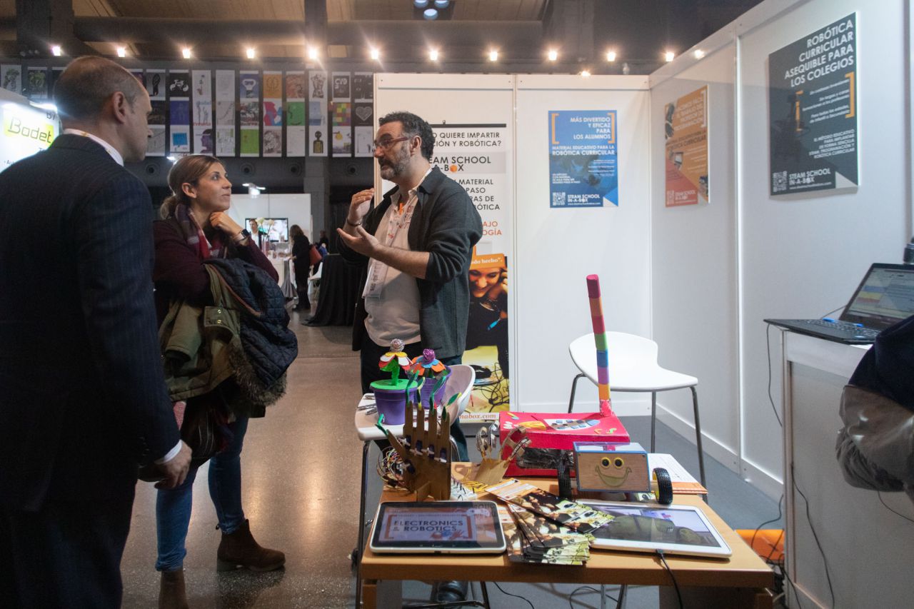 Al acto de inauguración ha asistido el consejero de Educación de la Comunidad de Madrid, Rafael Van Grieken.