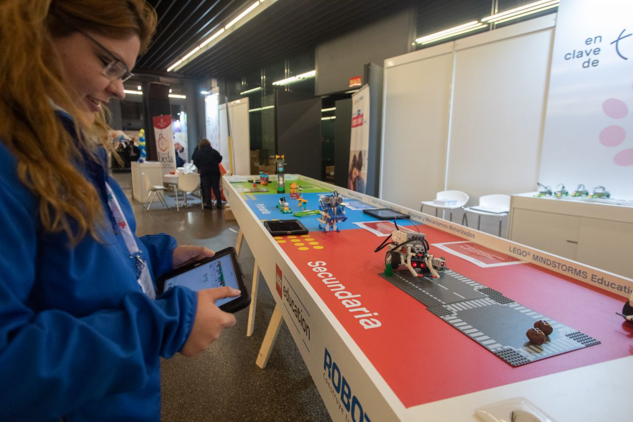 Al acto de inauguración ha asistido el consejero de Educación de la Comunidad de Madrid, Rafael Van Grieken.