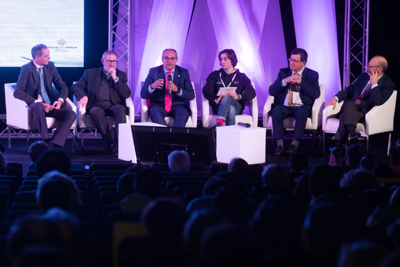 Al acto de inauguración ha asistido el consejero de Educación de la Comunidad de Madrid, Rafael Van Grieken.