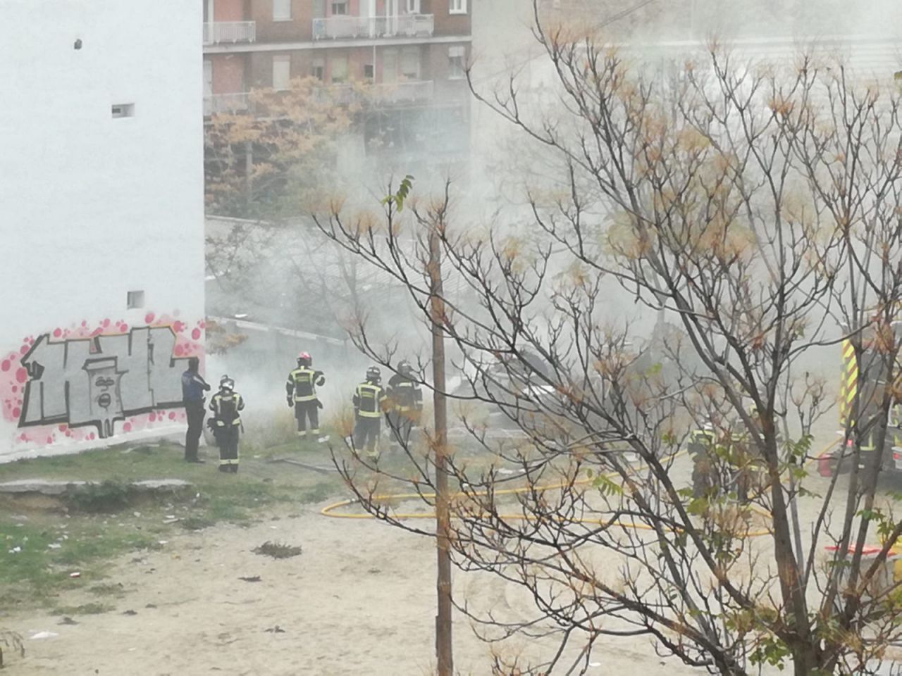 El fuego habría sido provocado por una de las personas que viven en las chabolas.
