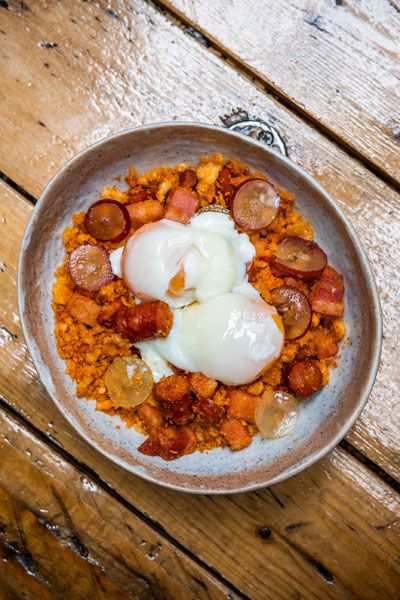 Huevos 63º con migas extremeñas