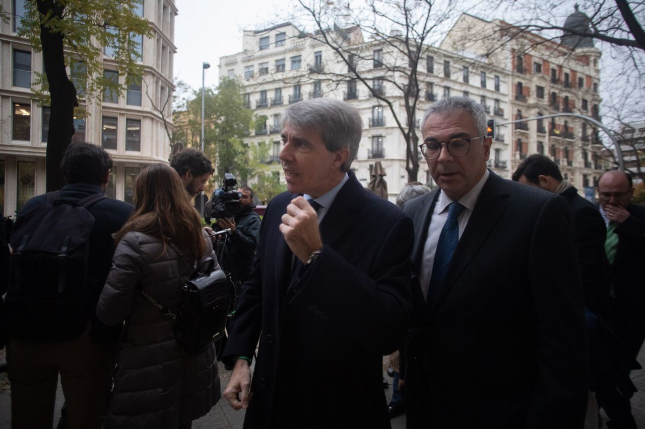El presidente madrileño y el consejero de Medio Ambiente.