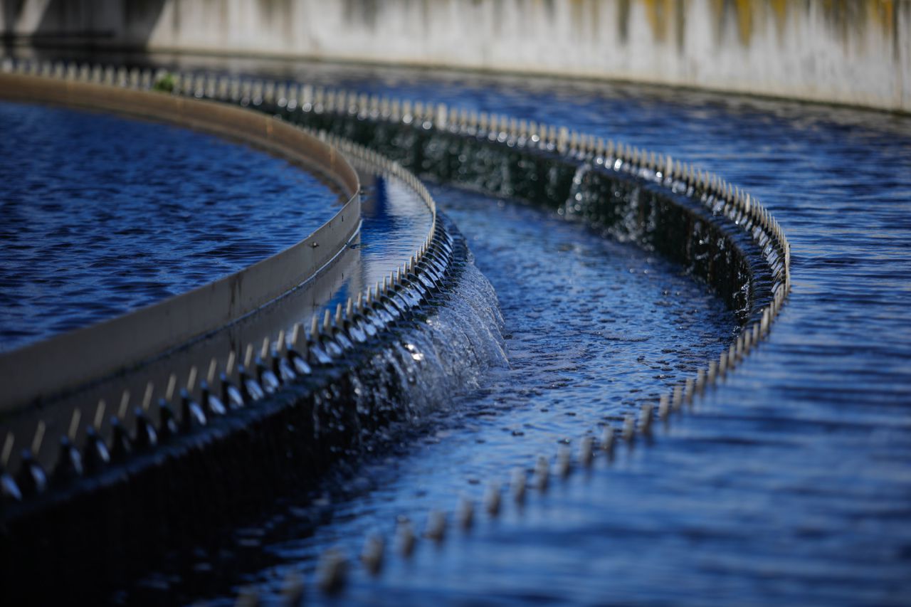 El agua depurada vuelve al medio hídrico de la región: primero, al Arroyo Culebro, luego al Manzanares, después al Jarama y por último al Tajo. 