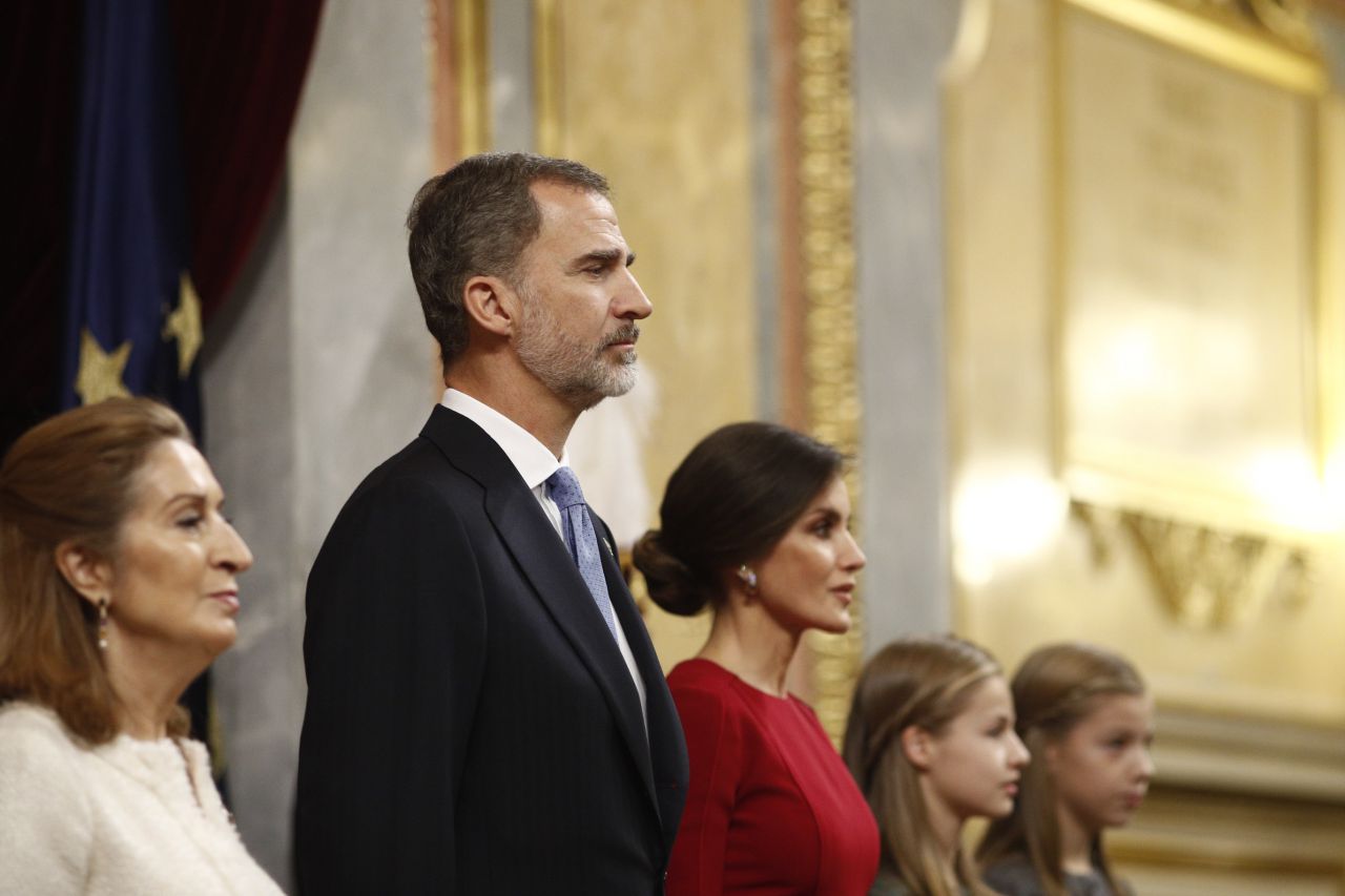 La presidenta del Congreso, Ana Pastor, junto a los Reyes, la Princesa de Asturias y la Infanta Sofía