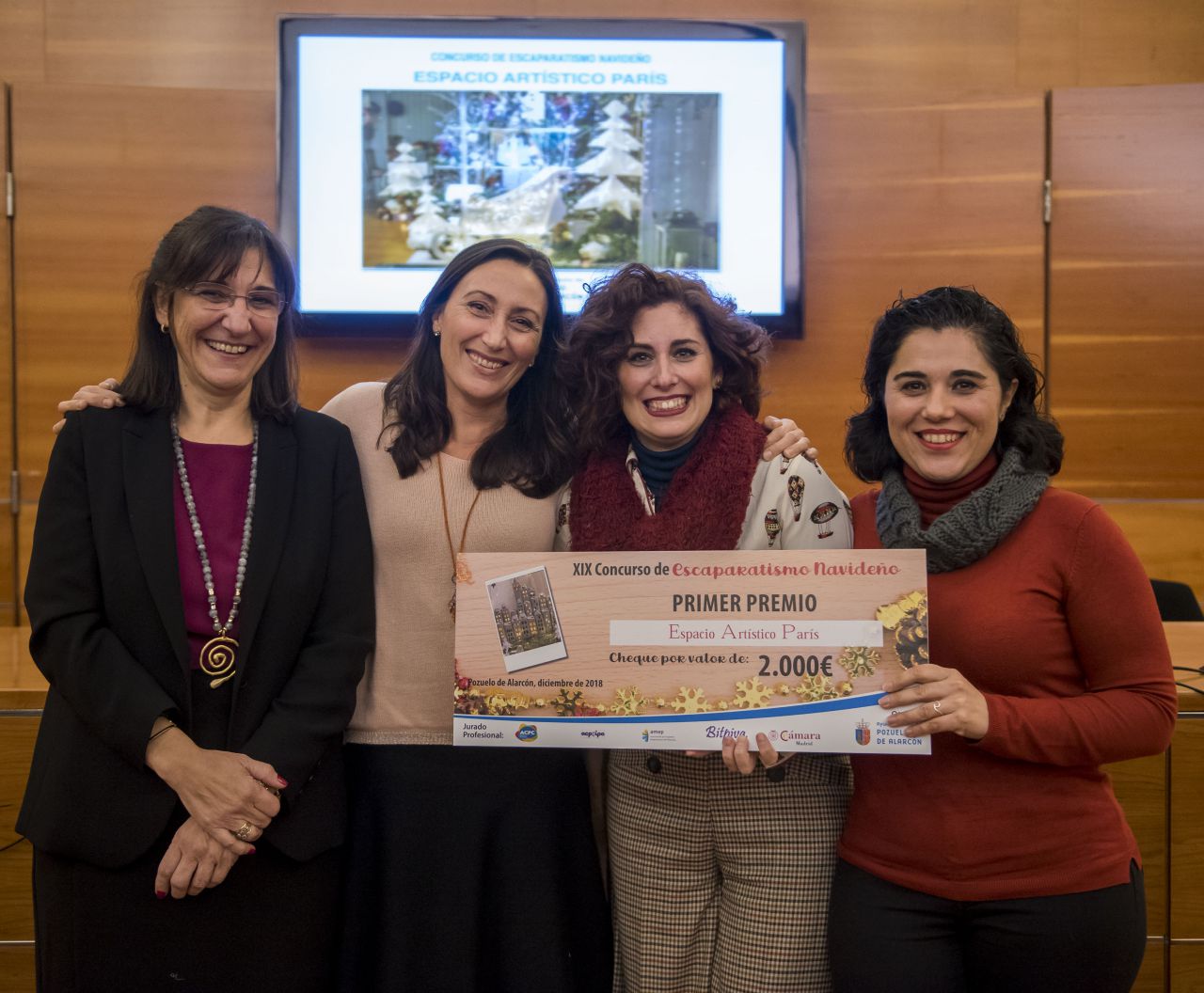 Primer Premio de Escaparatismo Navideño para el Espacio Artístico París