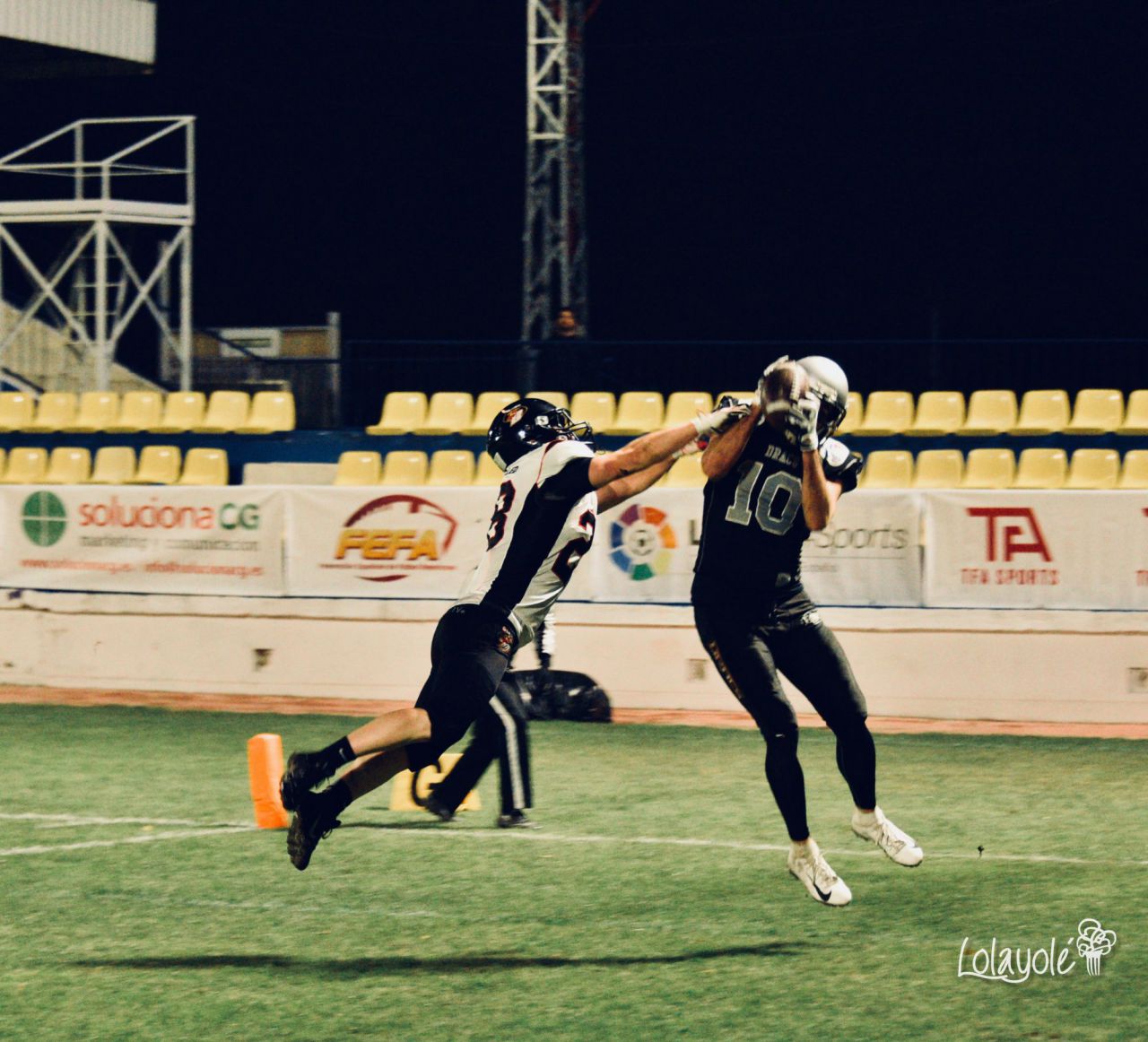 LG OLED Black Demons Las Rozas (negro y blanco) vs Badalona Dracs (negro y dorado). 