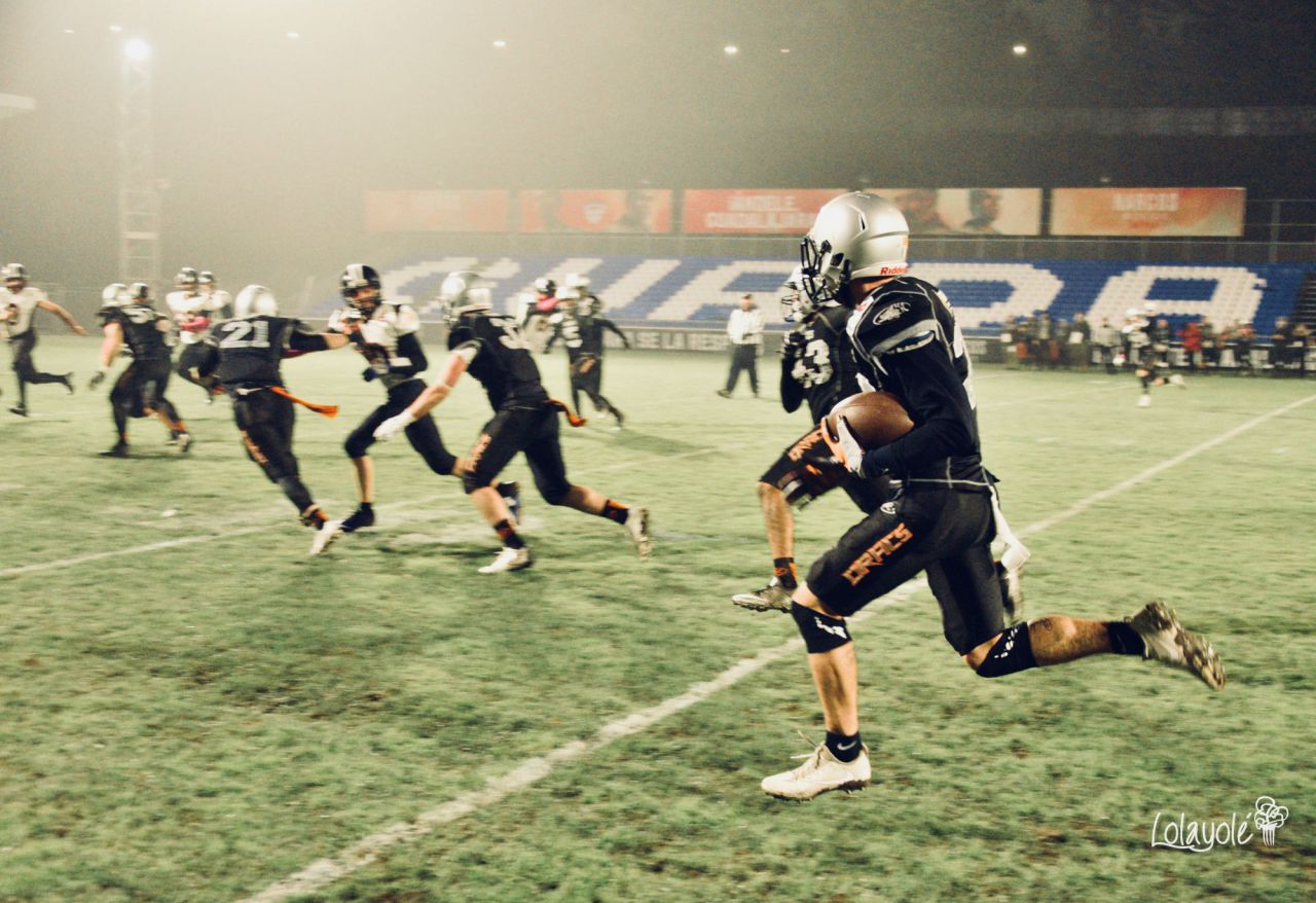 LG OLED Black Demons Las Rozas (negro y blanco) vs Badalona Dracs (negro y dorado). 