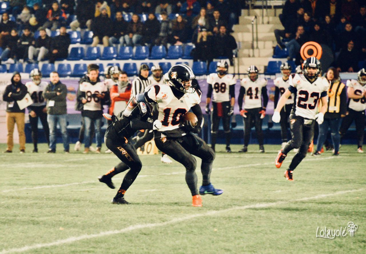 LG OLED Black Demons Las Rozas (negro y blanco) vs Badalona Dracs (negro y dorado). 