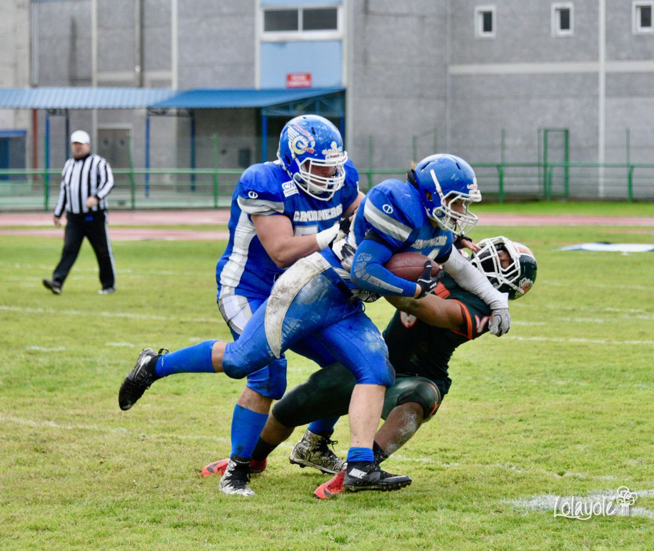 Camioneros Coslada (azul) vs Club Jabatos de Tres Cantos. 