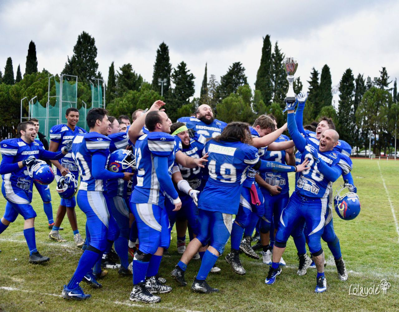 Camioneros Coslada (azul) vs Club Jabatos de Tres Cantos. 