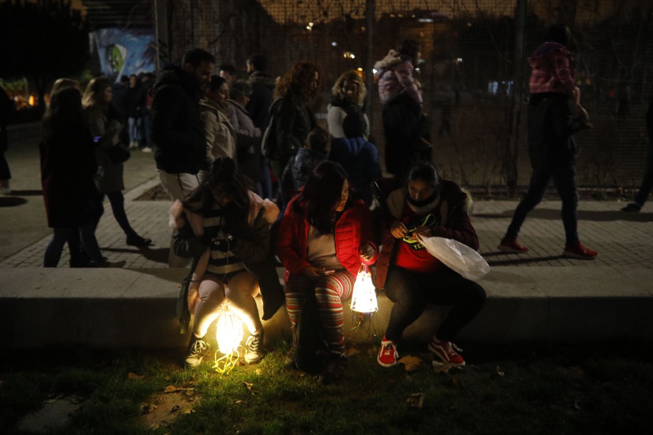 Espectáculos pirotécnicos y musicales en los jardines del Puente de Toledo para celebrar la llegada del invierno. 