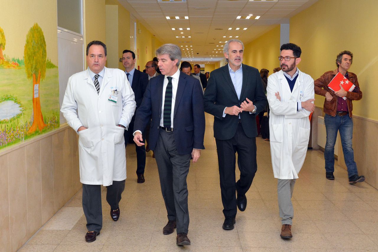 Ángel Garrido y Enrique Ruiz Escudero han recorrido las instalaciones del Niño Jesús, en pleno proceso de modernización