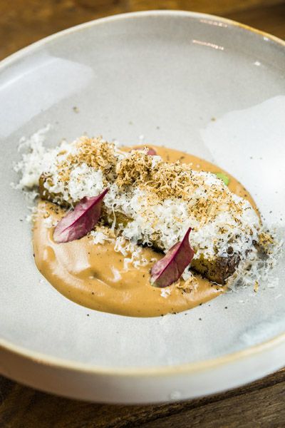 Puerro asado con crema de boletus