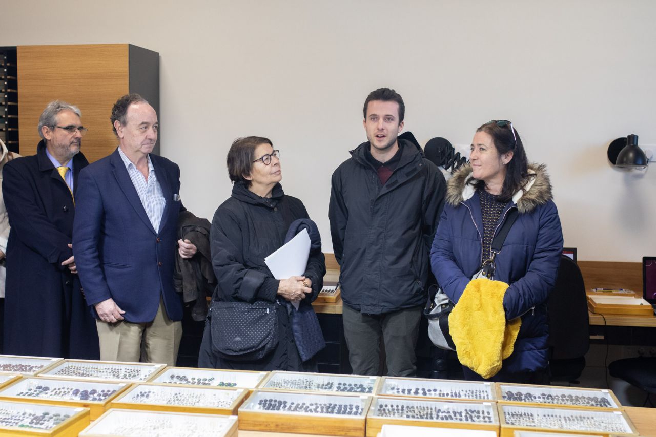El Ayuntamiento de Madrid ha recibido la donación de la colección de coleópteros y mariposas del entomólogo Manuel Ortego y ha construido el Centro de Entomología Manuel Ortego junto al lago de la Casa de Campo.