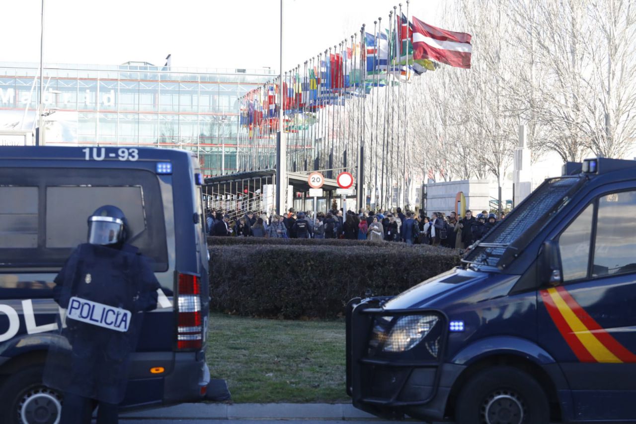 Fuerte despliegue policial a las puertas de Ifema el día en que la huelga del taxi pretende bloquear la jornada inaugural de Fitur