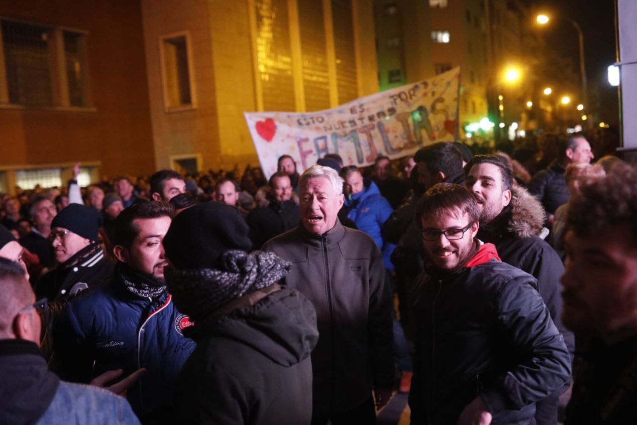 Manifestación de los taxistas en las inmediaciones del WiZink Center, donde han lanzado huevos a la sala en la que se encontraban celebrando un acto José Luis Martínez-Almeida e Isabel Díaz Ayuso.