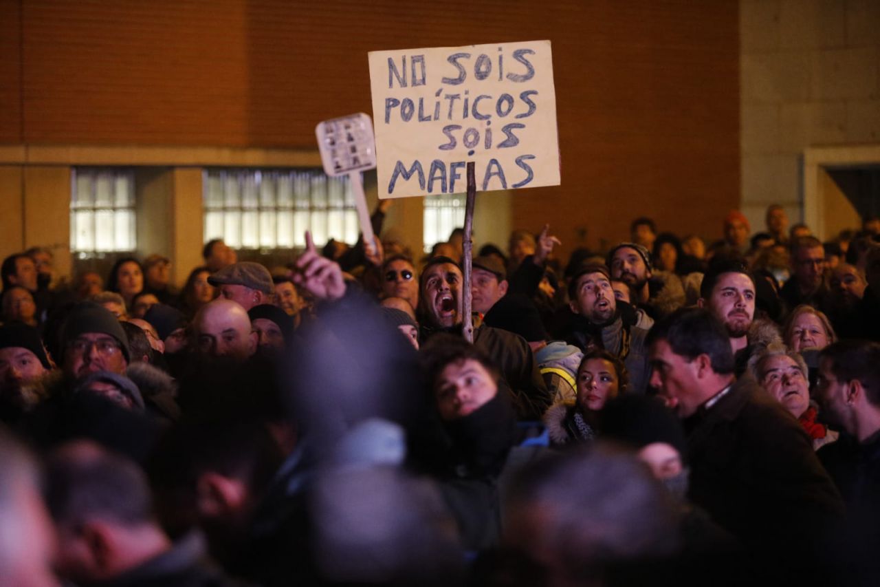 Manifestación de los taxistas en las inmediaciones del WiZink Center, donde han lanzado huevos a la sala en la que se encontraban celebrando un acto José Luis Martínez-Almeida e Isabel Díaz Ayuso.