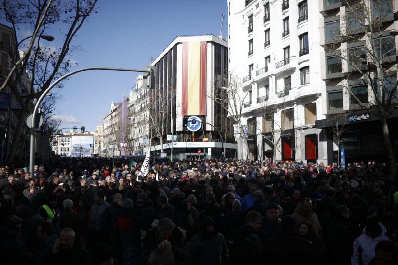 La sede del PP se ha vuelto a convertir en el escenario de la protesta del sector del taxi