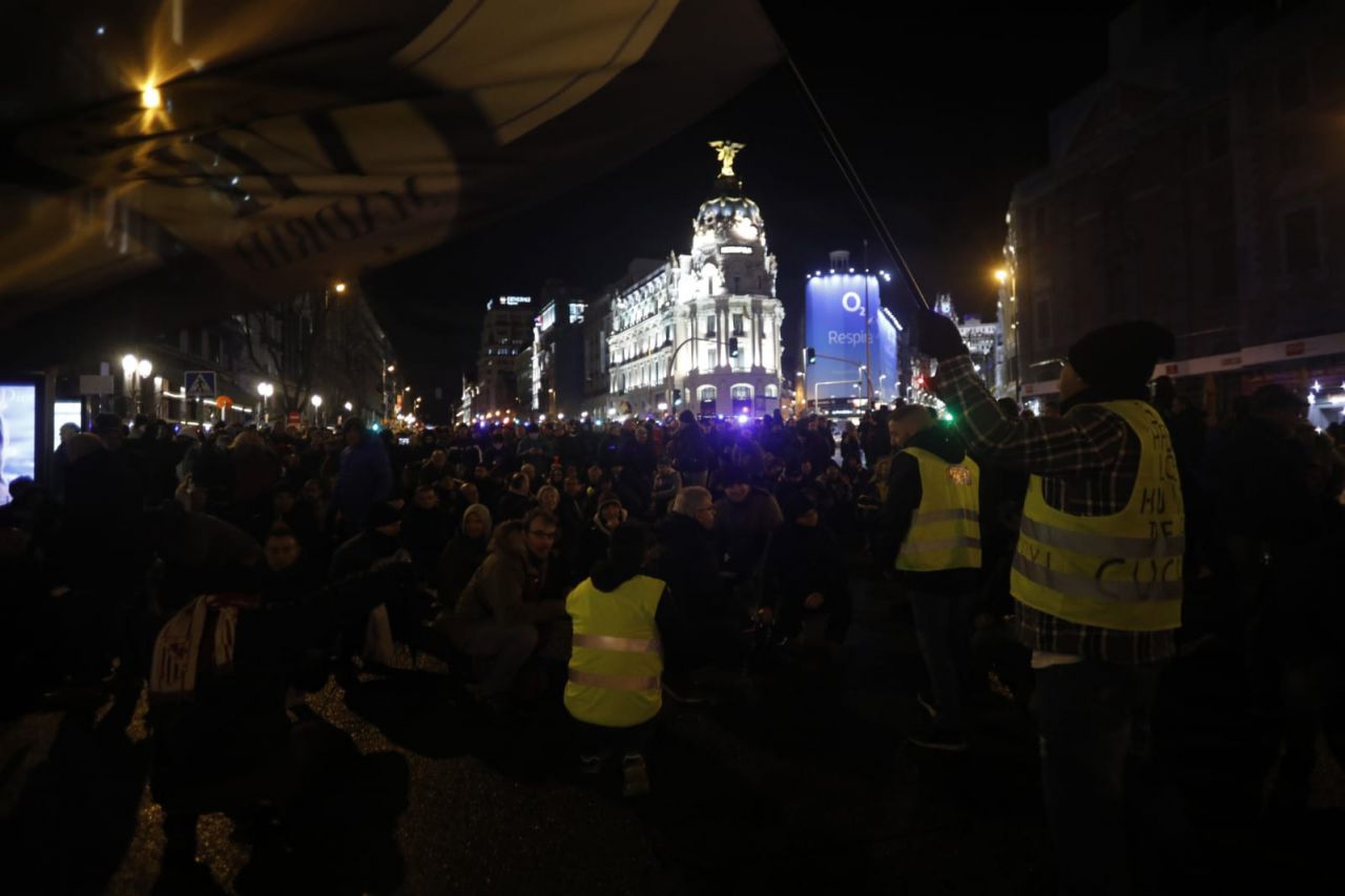 Los taxistas alcanzan el 12º día de huelga con nuevas protestas en Sol y Gran Vía. 