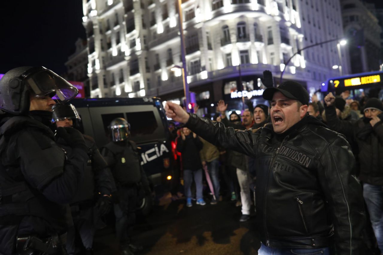 Los taxistas alcanzan el 12º día de huelga con nuevas protestas en Sol y Gran Vía. 