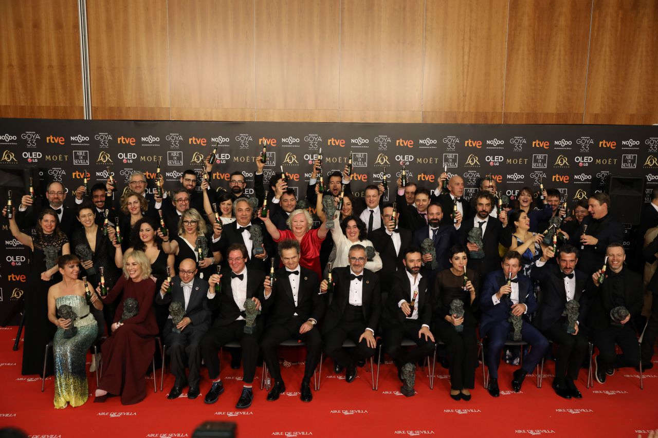 Foto de familia de los premiados.