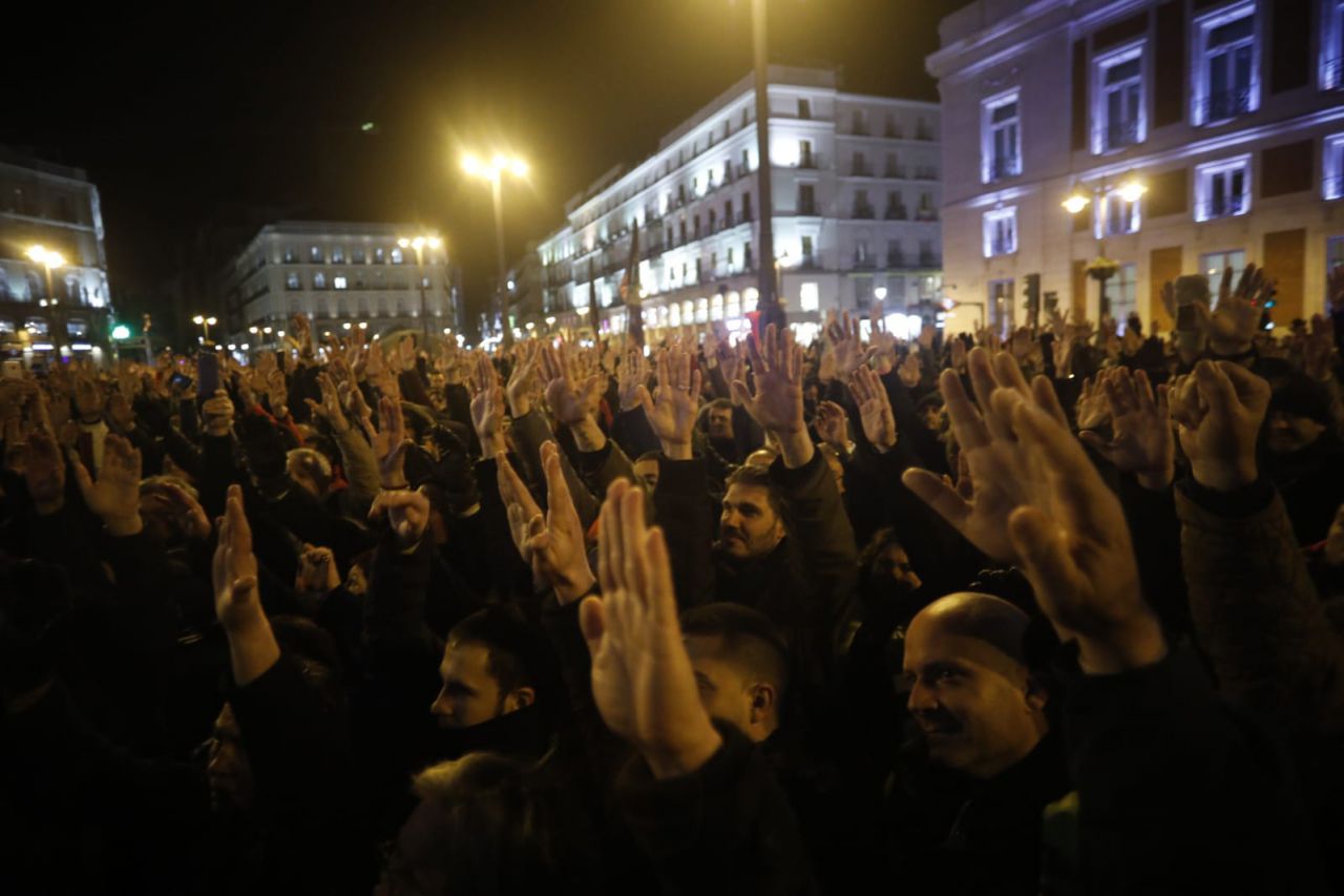 Concentración de taxistas en la Puerta del Sol en el 15º día de huelga.