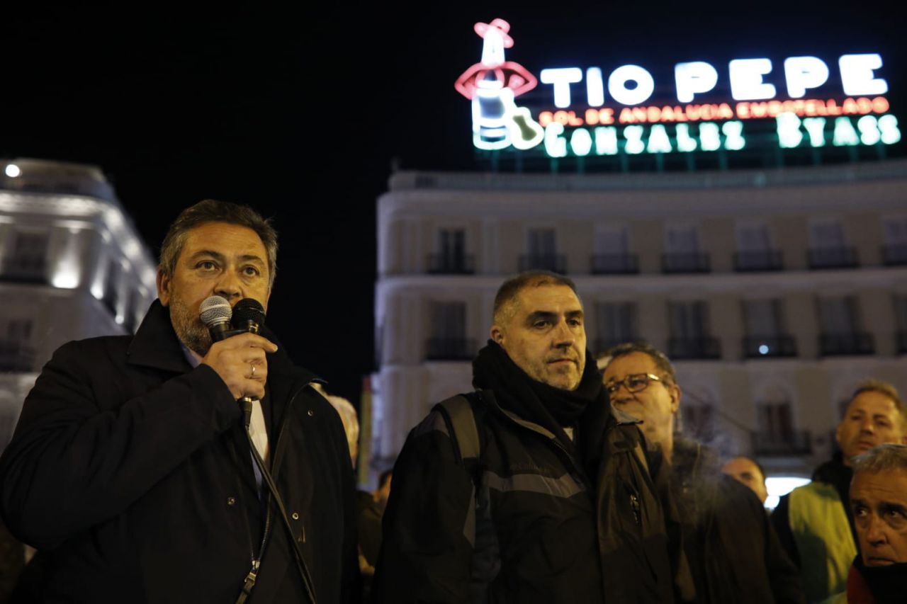 Concentración de taxistas en la Puerta del Sol en el 15º día de huelga.