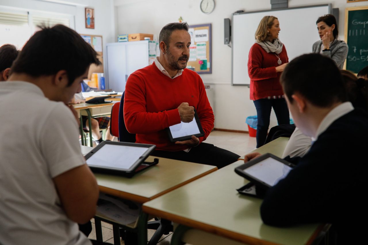 Los profesores utilizan las nuevas tecnologías como método de enseñanza.