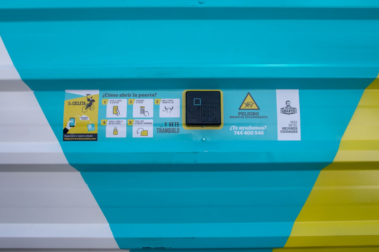 Esta especie de jaula para bicis responde a las necesidades de los actuales y potenciales ciclistas en las zonas más densas de la capital.