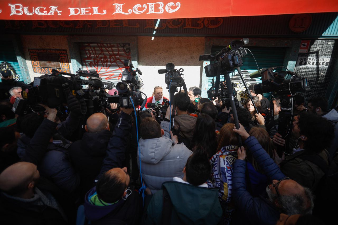 Tras varias horas desde el inicio de la ejecución del desahucio, las afectadas han atendido a los medios congregados.
