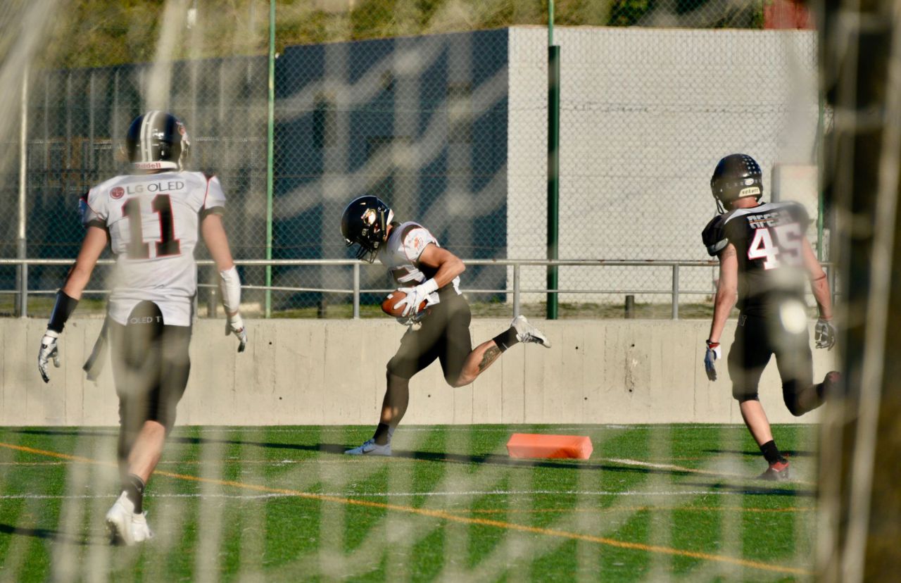 Partido disputado entre el Murcia Cobras y el LG Oled Black Demons Las Rozas.
